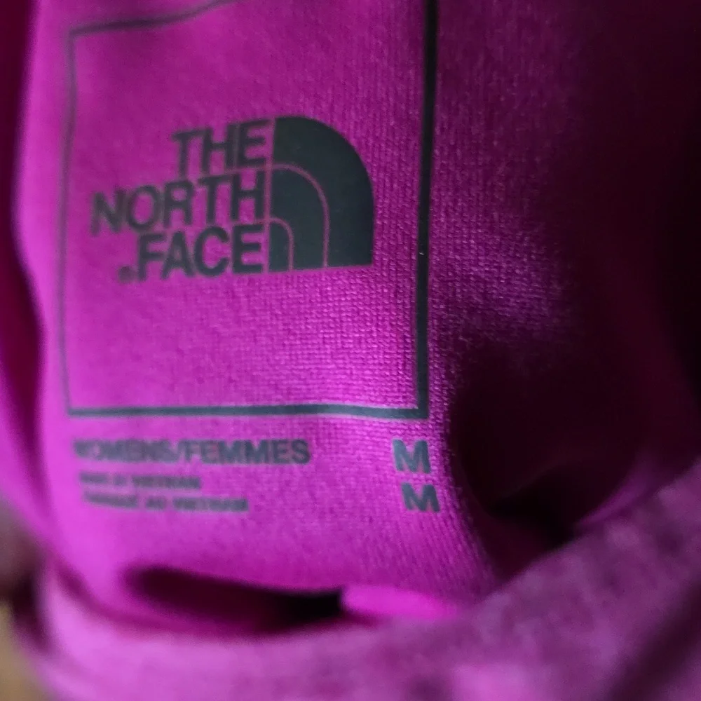 The North Face Magenta Top - Picture 2 of 5